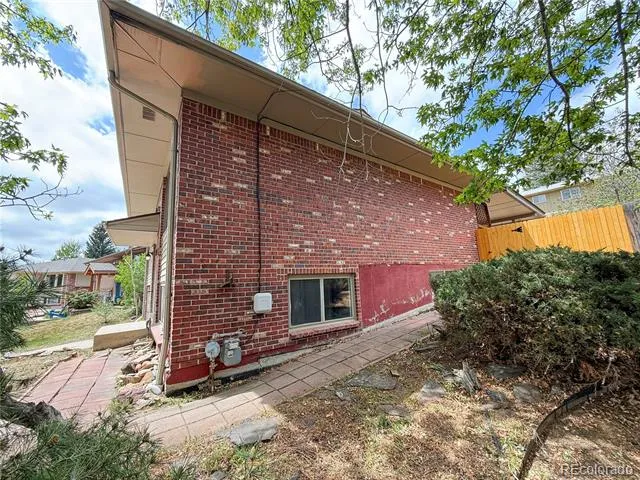 1437 S Yank Street Lakewood, CO 80228