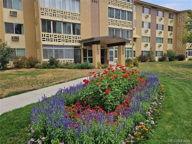 690 S Alton Way #10D Denver, CO 80247