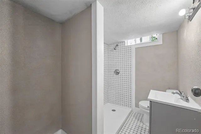 9801 E 8th Avenue Aurora, CO 80010