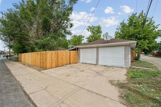 9801 E 8th Avenue Aurora, CO 80010