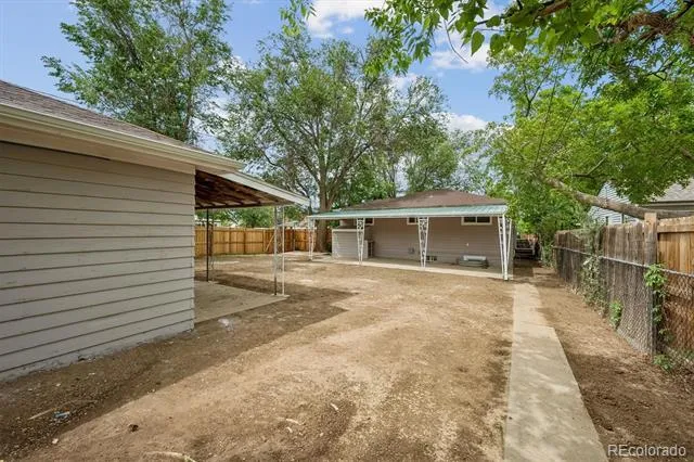 9801 E 8th Avenue Aurora, CO 80010