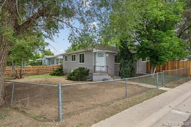 9801 E 8th Avenue Aurora, CO 80010