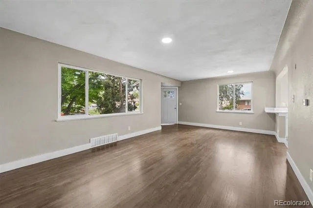 9801 E 8th Avenue Aurora, CO 80010