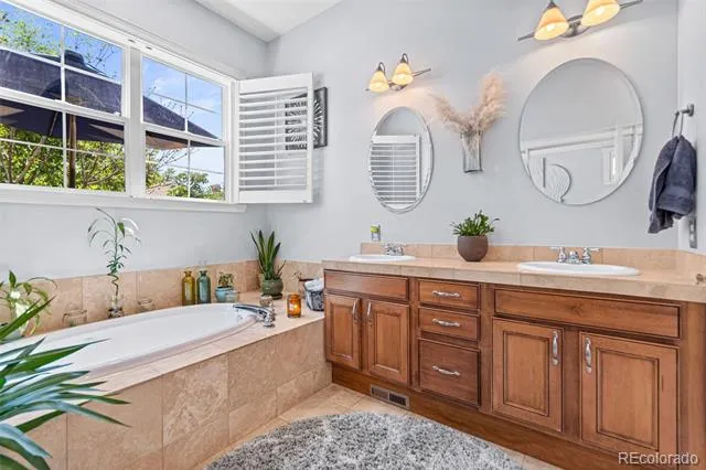 1489 Steele Street #116 Denver, CO 80206