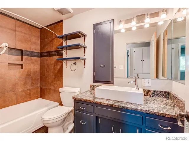 1827 Collyer Street Longmont, CO 80501