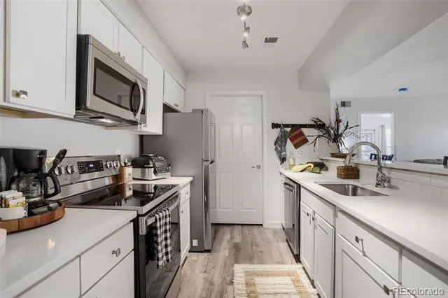 12093 W Cross Drive #107 Littleton, CO 80127