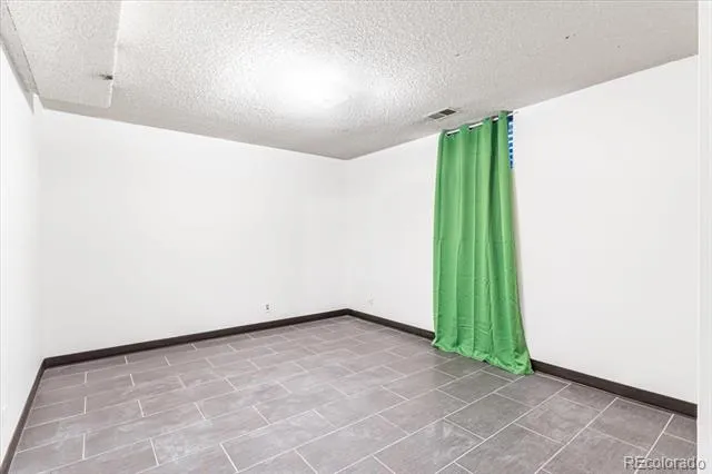 5530 Crystal Way Denver, CO 80239