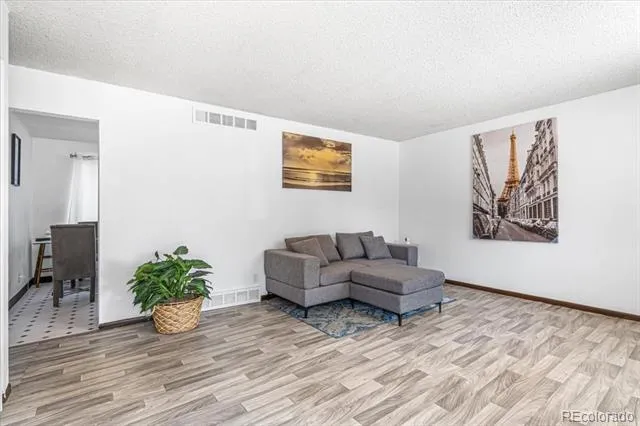 5530 Crystal Way Denver, CO 80239