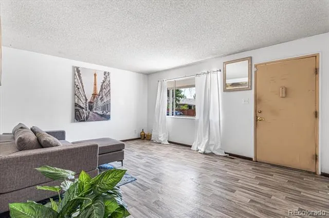 5530 Crystal Way Denver, CO 80239