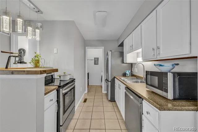 1830 Newland Court #101 Lakewood, CO 80214