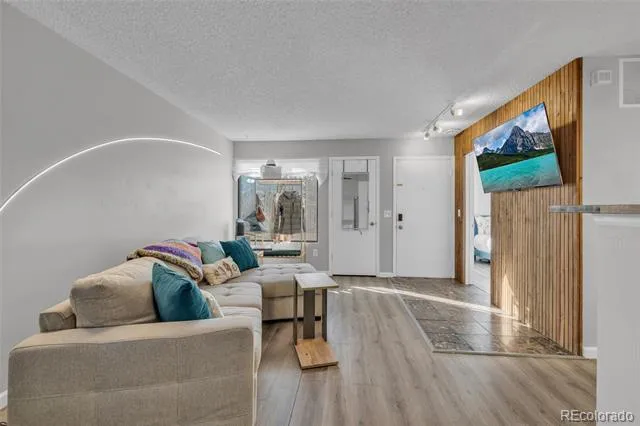 1830 Newland Court #101 Lakewood, CO 80214