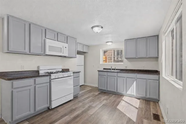 564 S Stuart Street Denver, CO 80219