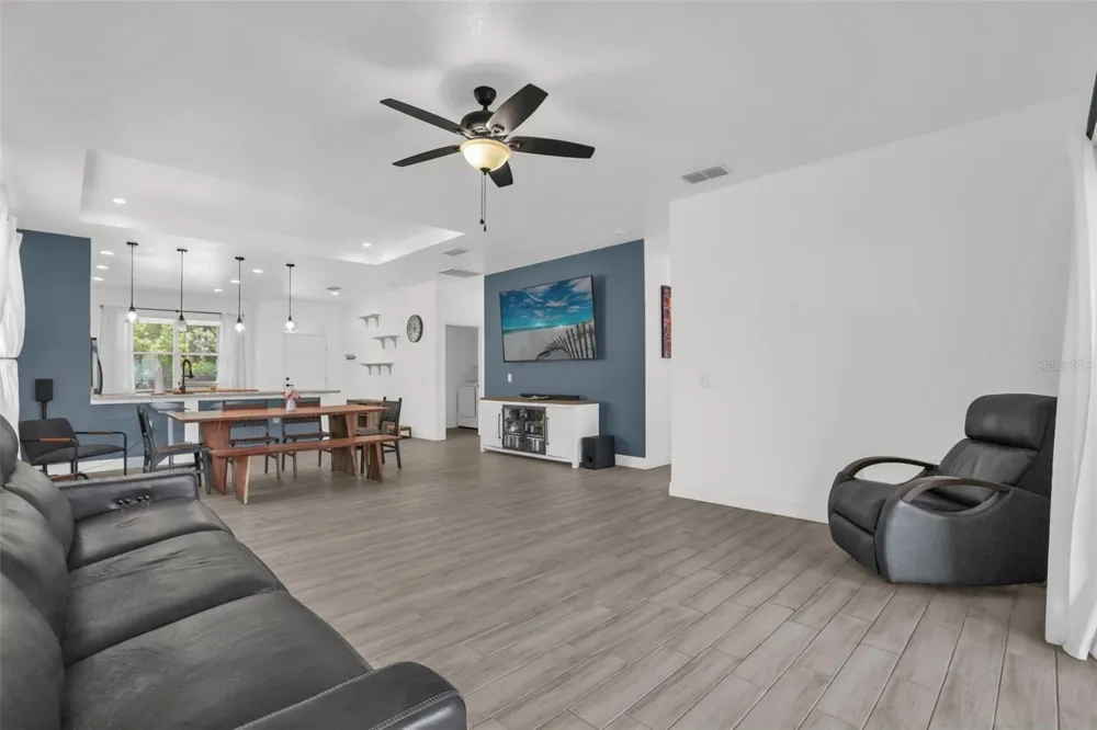 5060 GYPSY LANE Orlando, FL 32807