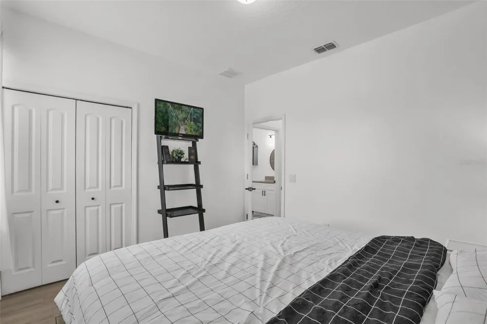 5060 GYPSY LANE Orlando, FL 32807