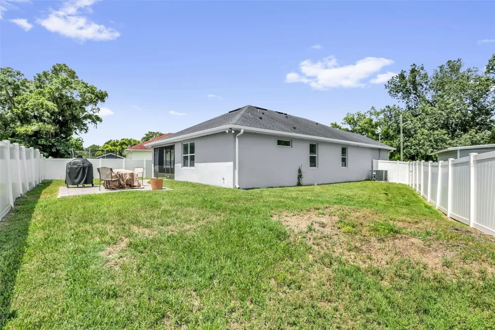 5060 GYPSY LANE Orlando, FL 32807