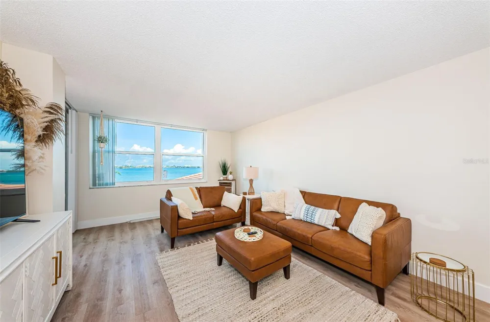 6177 SUN BOULEVARD #307 St Petersburg, FL 33715