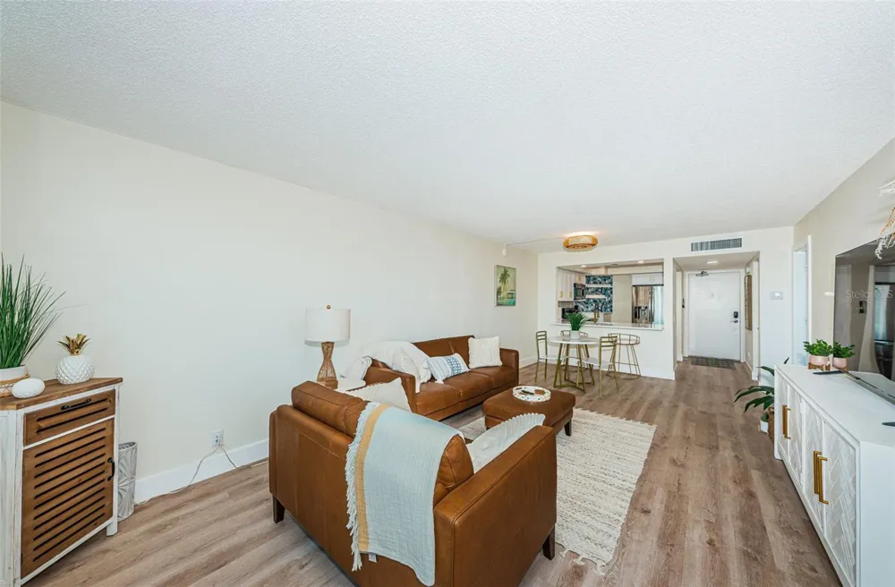 6177 SUN BOULEVARD #307 St Petersburg, FL 33715