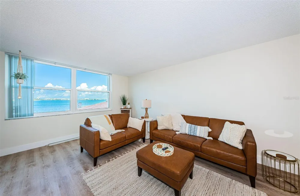 6177 SUN BOULEVARD #307 St Petersburg, FL 33715