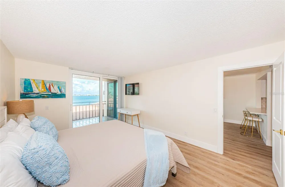 6177 SUN BOULEVARD #307 St Petersburg, FL 33715