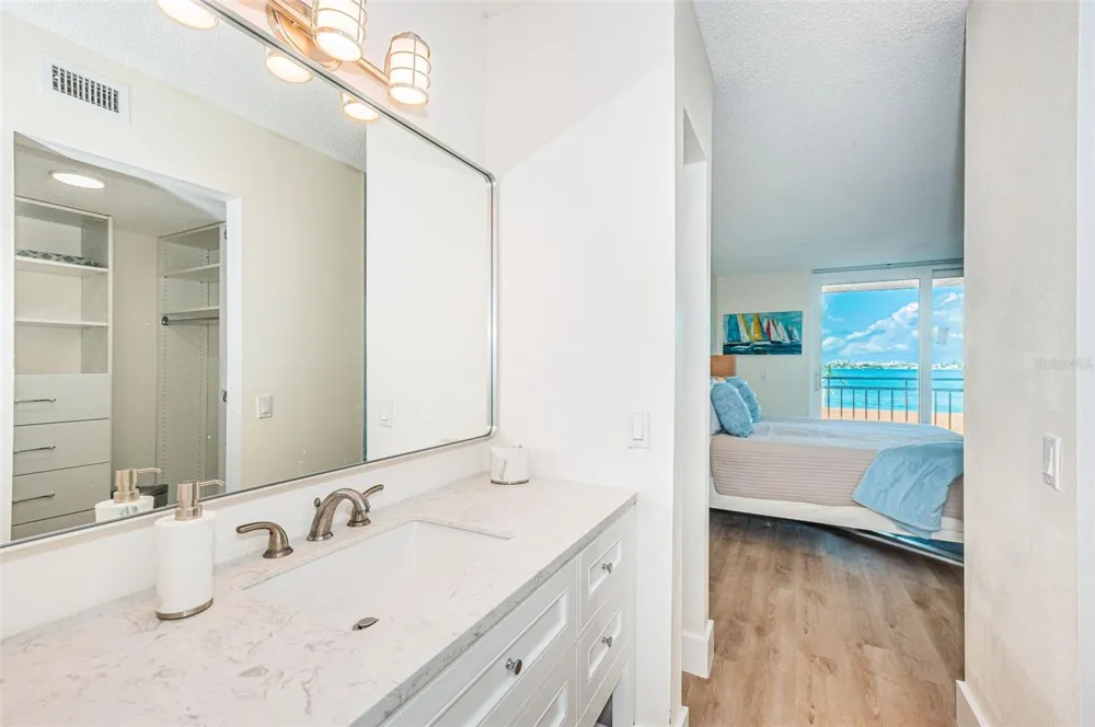 6177 SUN BOULEVARD #307 St Petersburg, FL 33715
