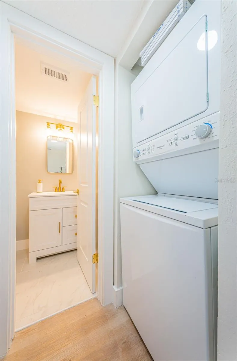 6177 SUN BOULEVARD #307 St Petersburg, FL 33715