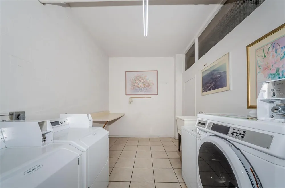 6177 SUN BOULEVARD #307 St Petersburg, FL 33715