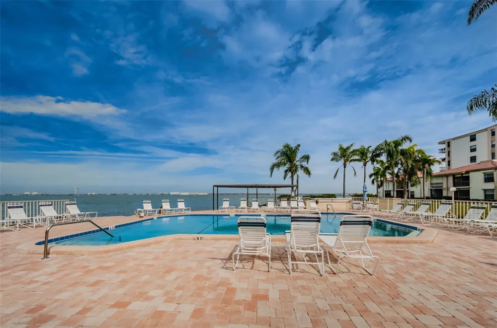 6177 SUN BOULEVARD #307 St Petersburg, FL 33715