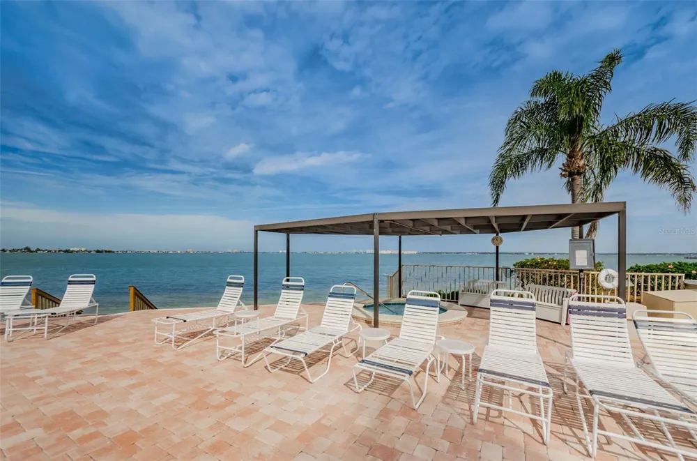 6177 SUN BOULEVARD #307 St Petersburg, FL 33715