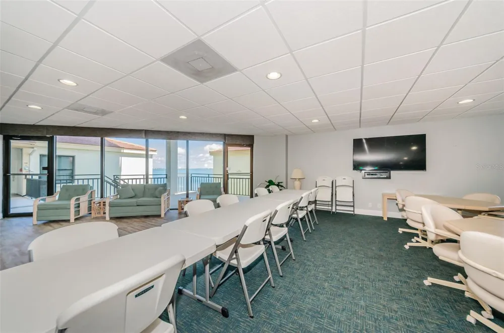 6177 SUN BOULEVARD #307 St Petersburg, FL 33715