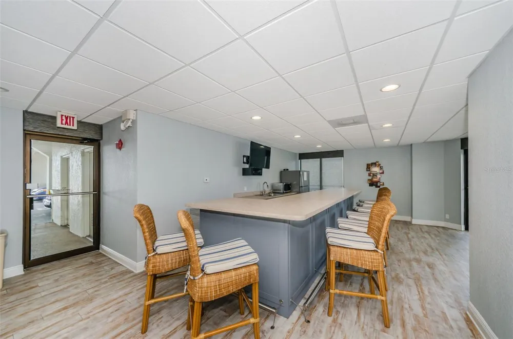 6177 SUN BOULEVARD #307 St Petersburg, FL 33715