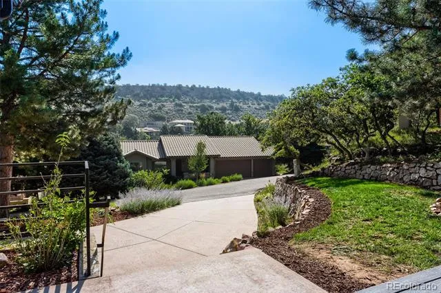 6823 Big Horn Trail Littleton, CO 80125