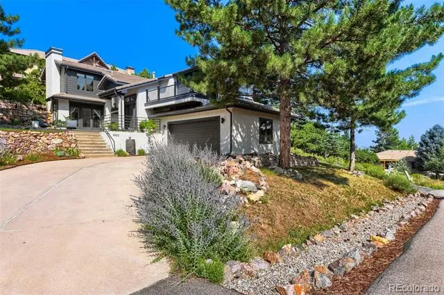 6823 Big Horn Trail Littleton, CO 80125