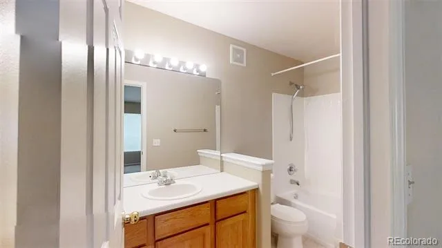 5555 E Briarwood Avenue #1904 Centennial, CO 80122
