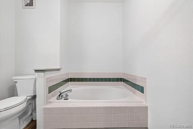 1703 Whitehall Drive #10B Longmont, CO 80504