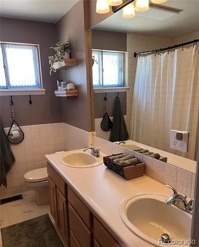 190 E Geddes Avenue Centennial, CO 80122