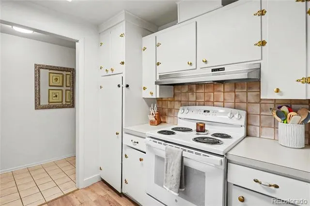 190 E Geddes Avenue Centennial, CO 80122