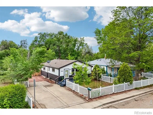 127 E Saint Clair Avenue Longmont, CO 80504