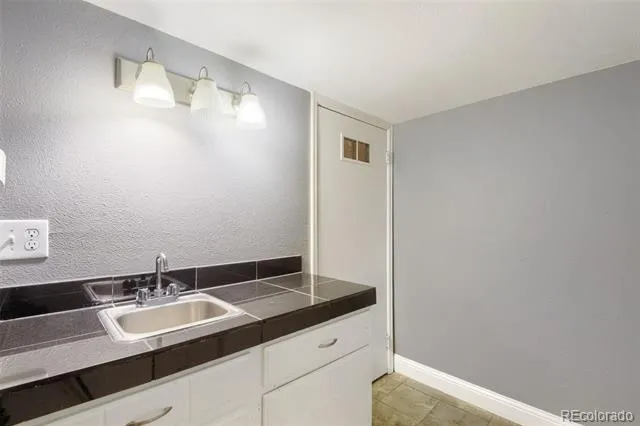 6466 E Mississippi Avenue Denver, CO 80224