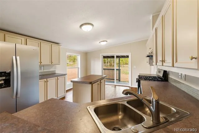 100 Wolverine Drive Florissant, CO 80816