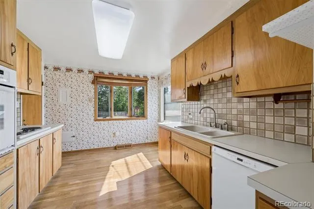 1662 W Lake Place Littleton, CO 80120