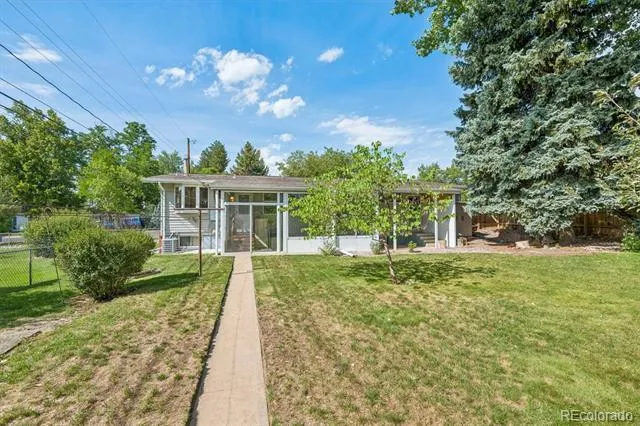 1662 W Lake Place Littleton, CO 80120