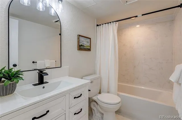 2880 S Locust Street #701S Denver, CO 80222