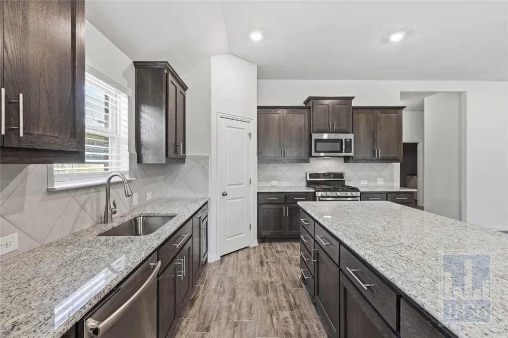 188 Danbark Drive Buda, TX 78610