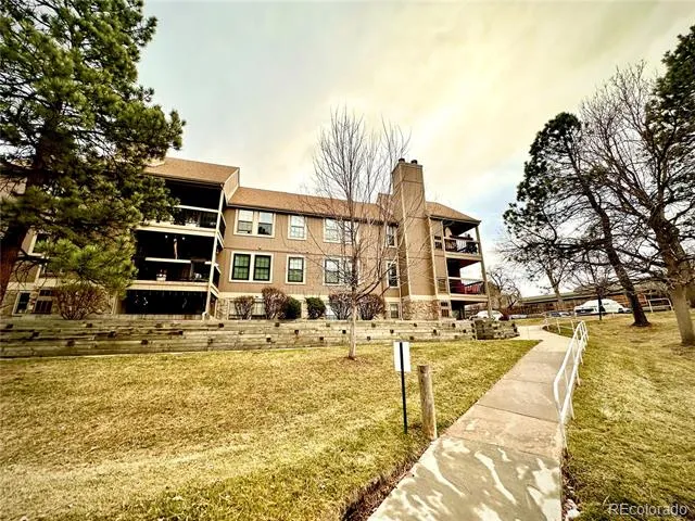 10920 W Florida Avenue #415 Lakewood, CO 80232