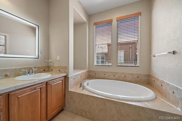 8946 E Nichols Place Englewood, CO 80112