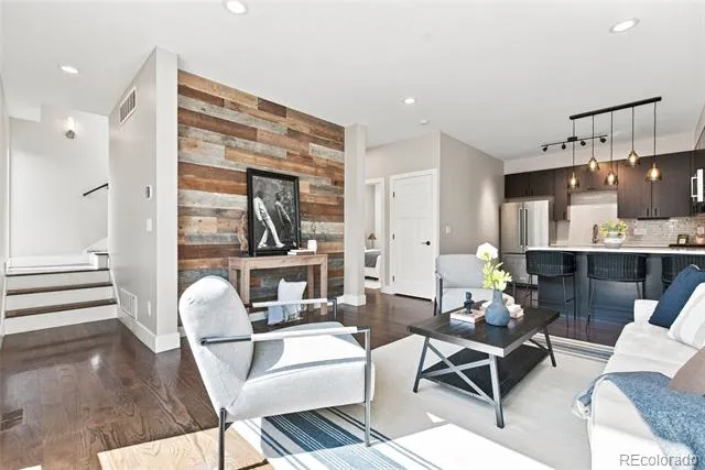 2733 W 21st Avenue Denver, CO 80211