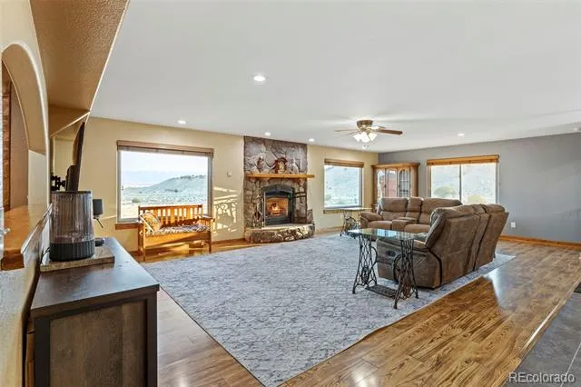 507 Van Egmond Drive Penrose, CO 81240