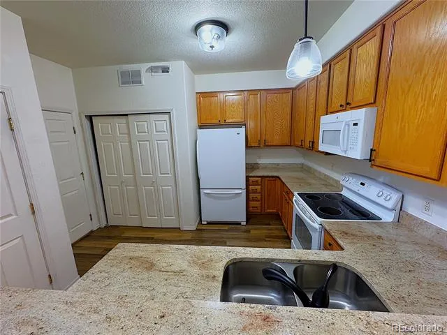 1231 Villa Grove Monument, CO 80132