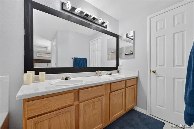 5134 S Ukraine Street Aurora, CO 80015