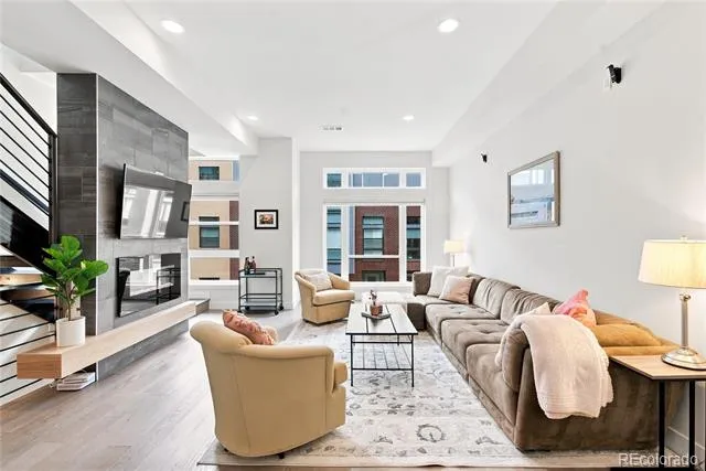 4055 W Conejos Place Denver, CO 80204